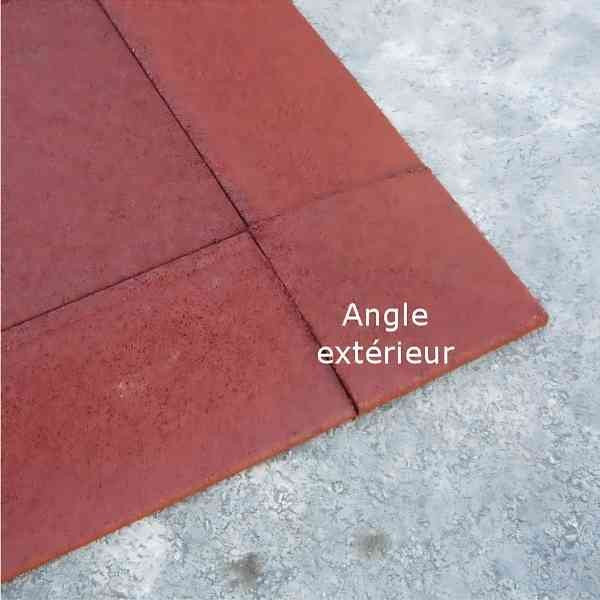 Angle extérieur caoutchouc chanfreiné Hexdalle XE 25 x 25cm ép 1 à 4,5 cm couleur rouge brique, l'unité