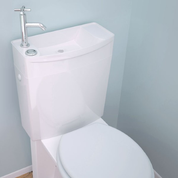 2 WC suspendus avec réservoir de nettoyant liquide